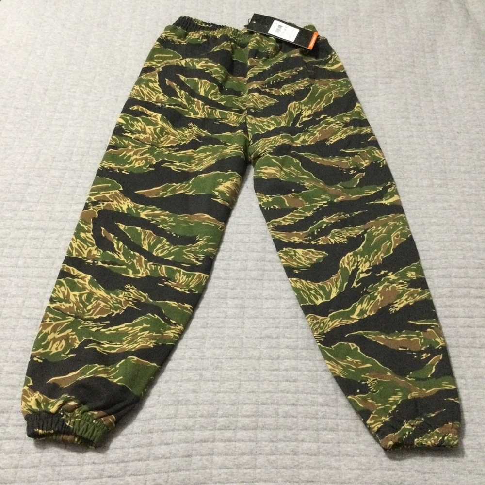 We Are Little Giants Creative Disruptors Boy’s Tiger Stripe Camo Pants Size 7/8 - Picture 3 of 8